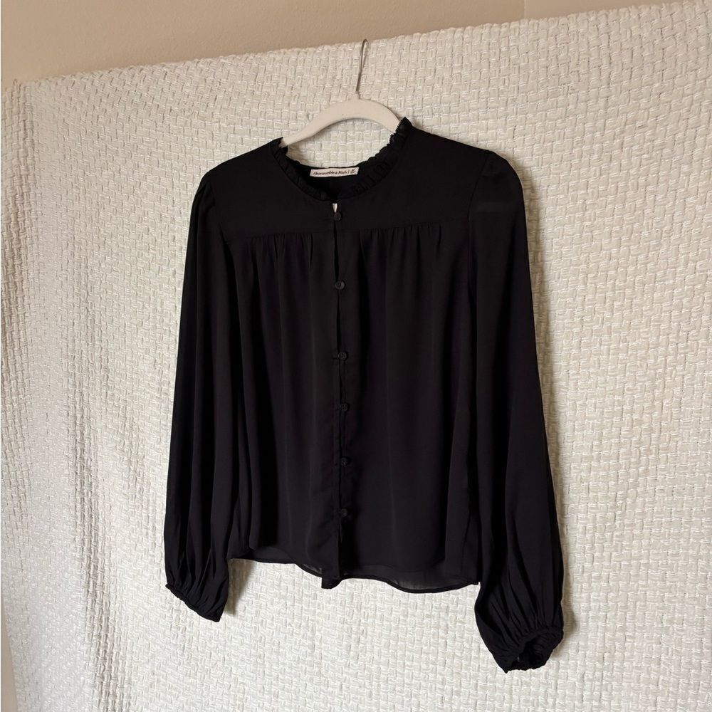 Abercrombie and Fitch Button Down Blouse ✨